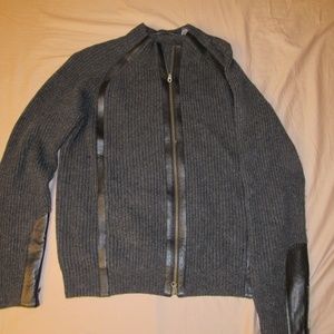 Neiman Marcus Cashmere sweater